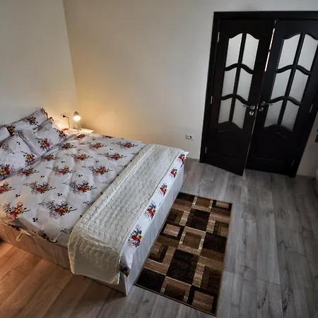 Flori'S Apartment Brasov Exterior photo